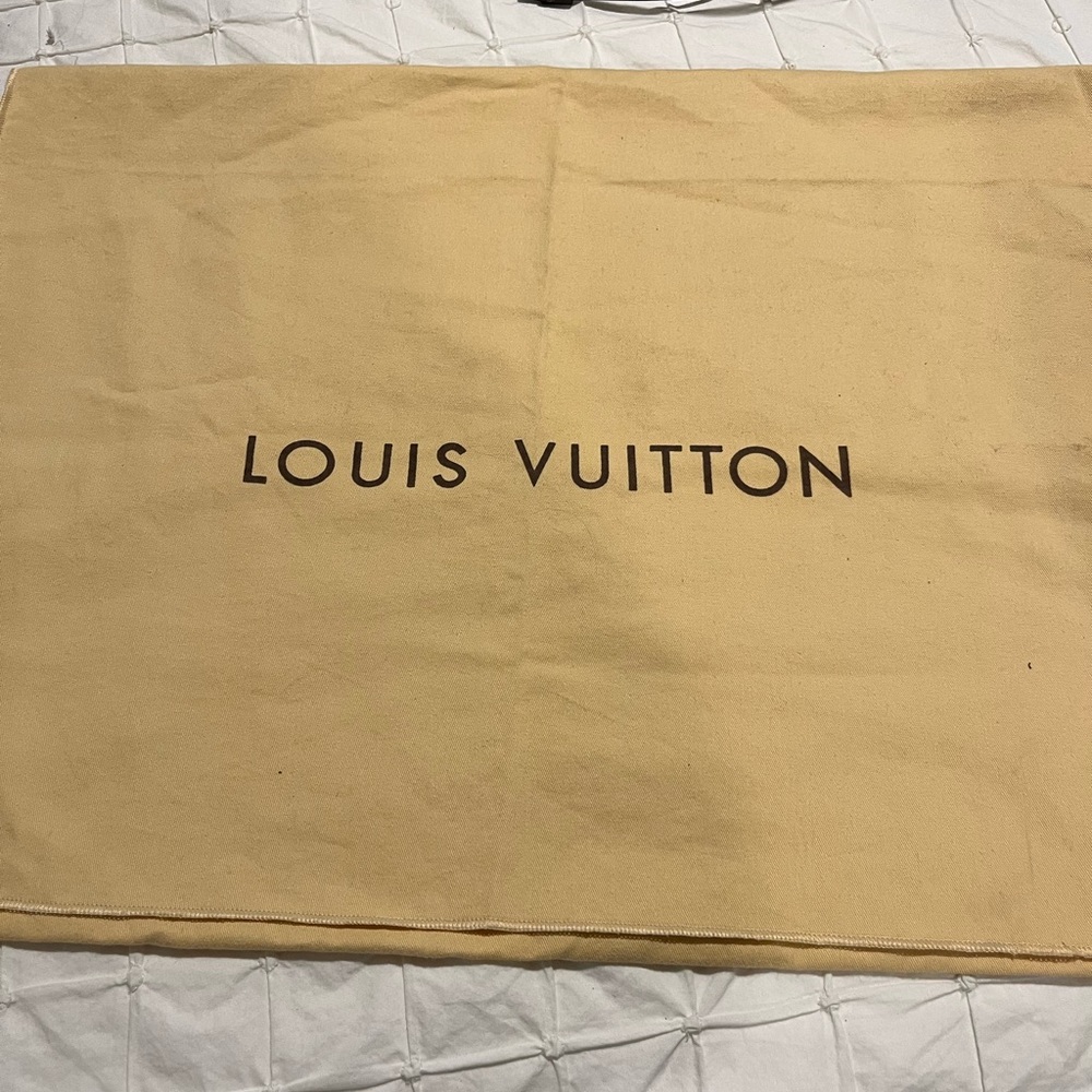 Louis Vuitton Neverfull - Picture 10 of 16